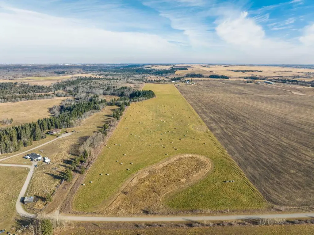 NW;32;22;2;W5M Rural Foothills County AB T1S 0T3
