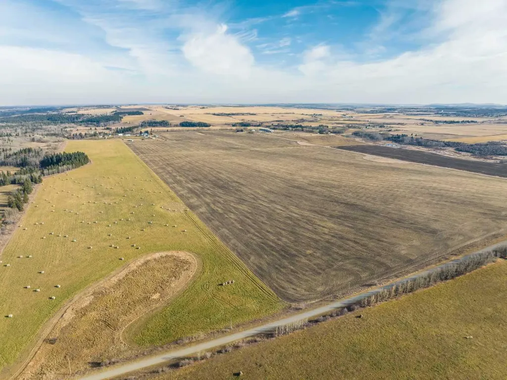 NW;32;22;2;W5M Rural Foothills County AB T1S 0T3