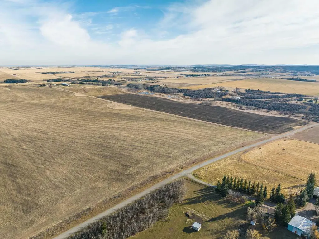 NW;32;22;2;W5M Rural Foothills County AB T1S 0T3