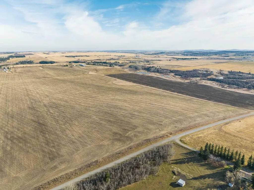 NW;32;22;2;W5M Rural Foothills County AB T1S 0T3