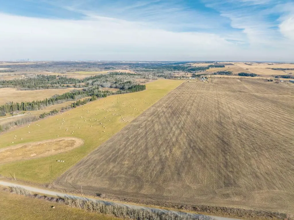 NW;32;22;2;W5M Rural Foothills County AB T1S 0T3