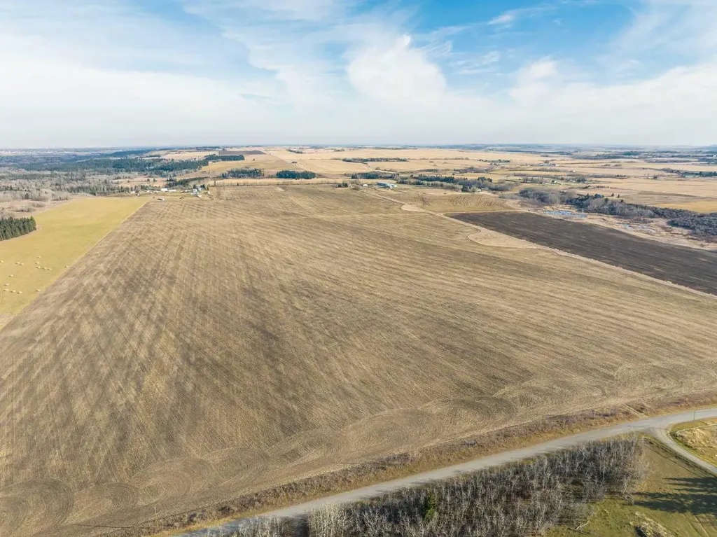 NW;32;22;2;W5M Rural Foothills County AB T1S 0T3