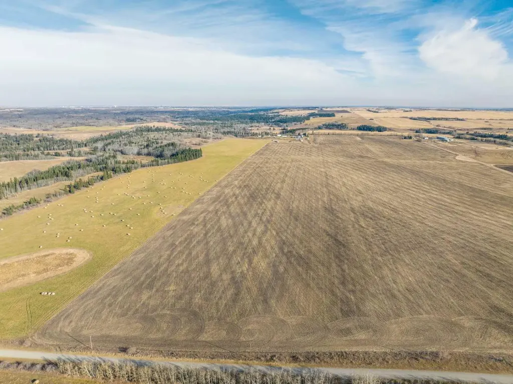 NW;32;22;2;W5M Rural Foothills County AB T1S 0T3