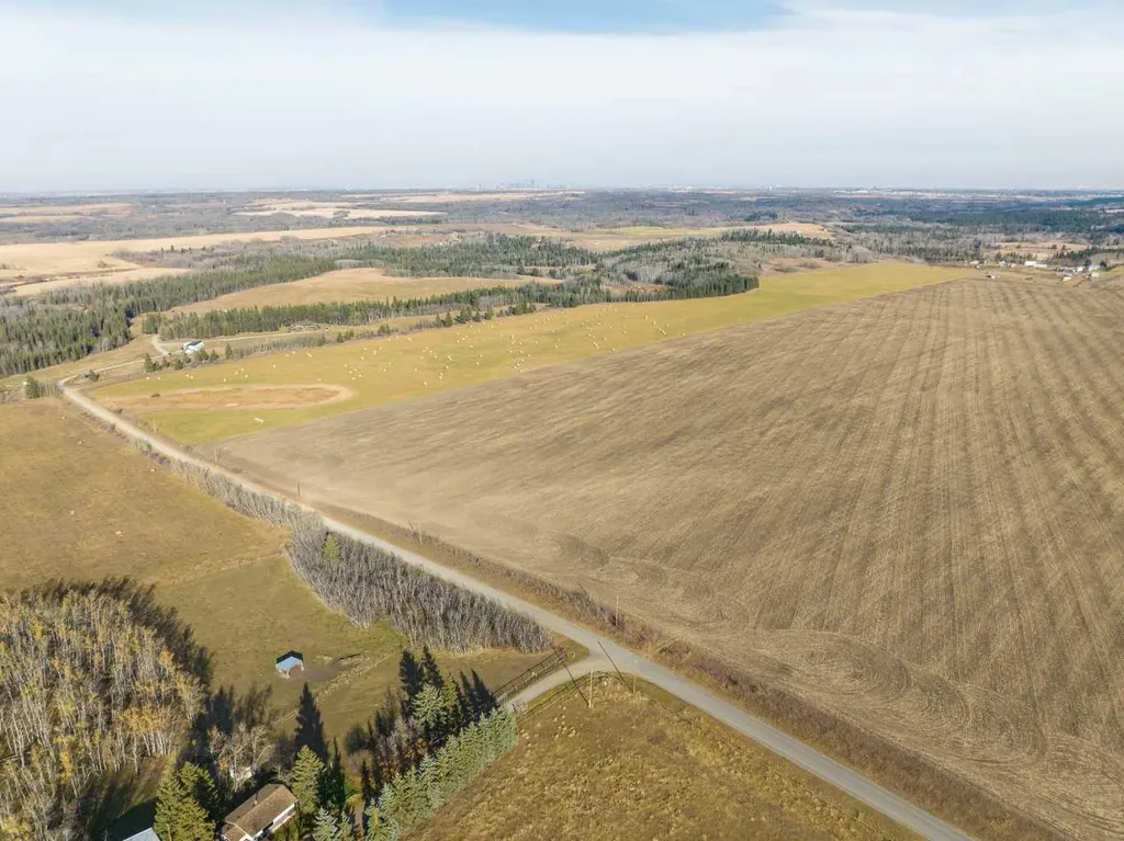 NW;32;22;2;W5M Rural Foothills County AB T1S 0T3