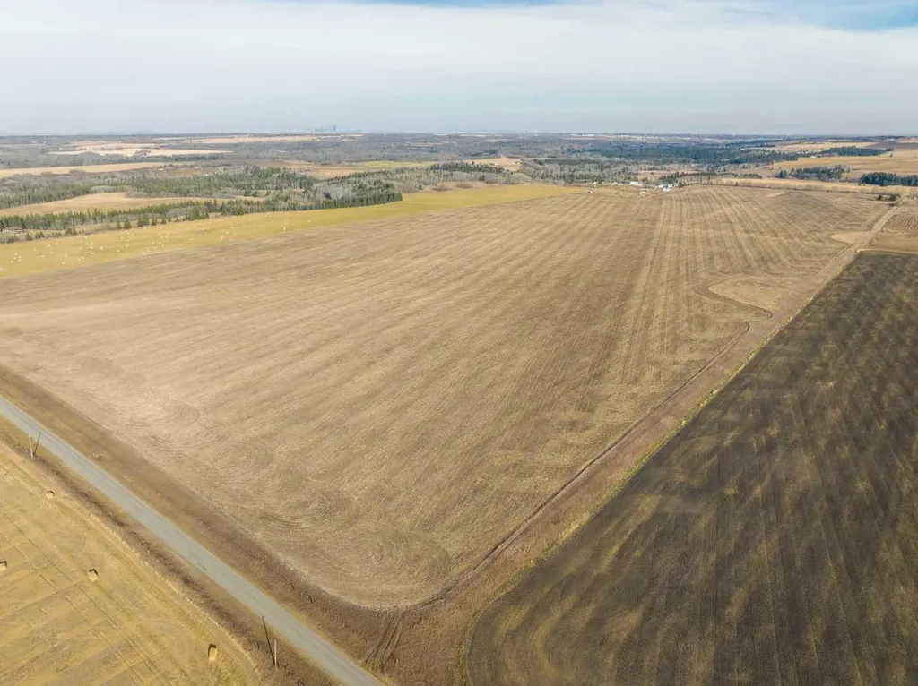 NW;32;22;2;W5M Rural Foothills County AB T1S 0T3