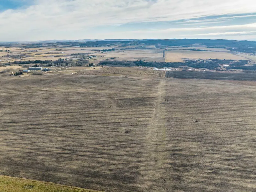 NW;32;22;2;W5M Rural Foothills County AB T1S 0T3