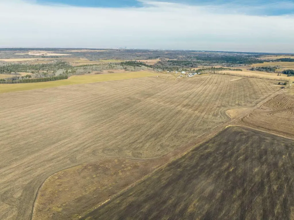 NW;32;22;2;W5M Rural Foothills County AB T1S 0T3
