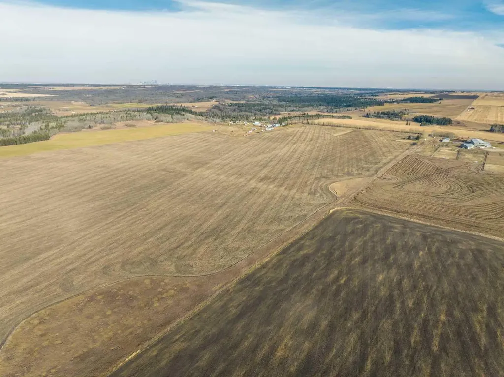 NW;32;22;2;W5M Rural Foothills County AB T1S 0T3