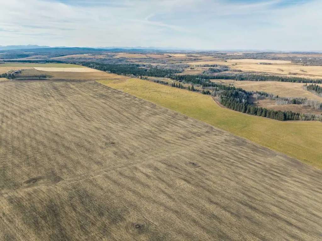 NW;32;22;2;W5M Rural Foothills County AB T1S 0T3