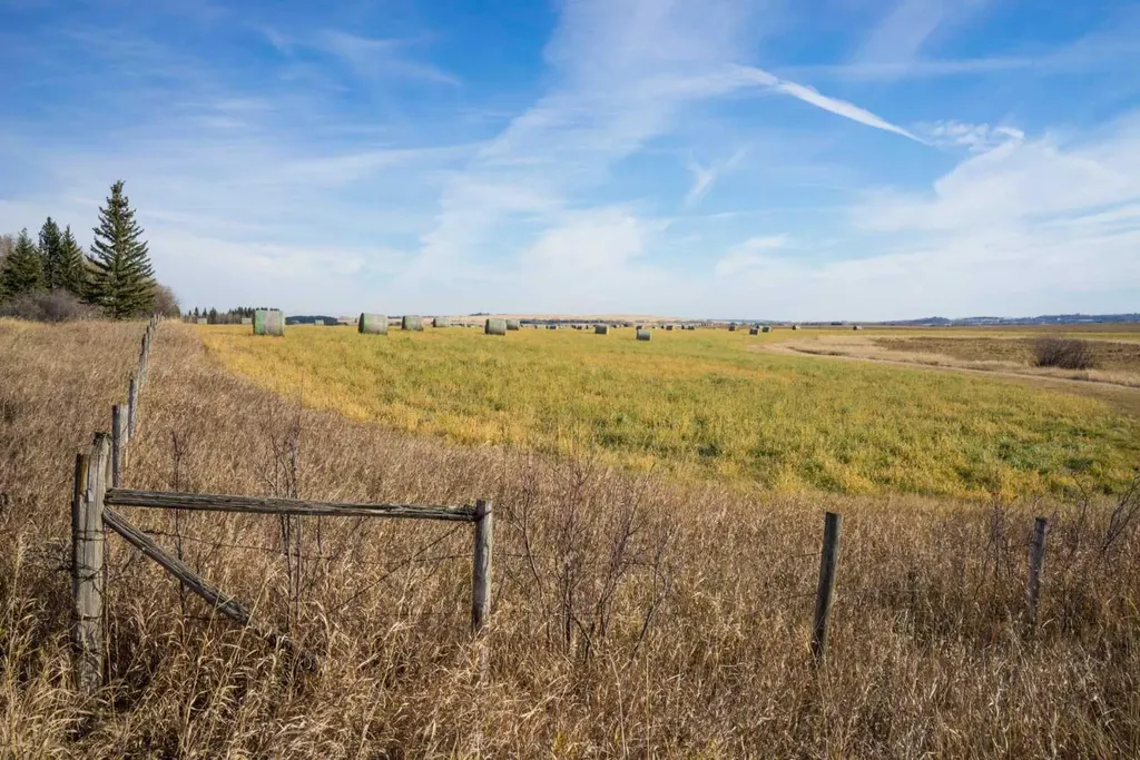 NW;32;22;2;W5M Rural Foothills County AB T1S 0T3