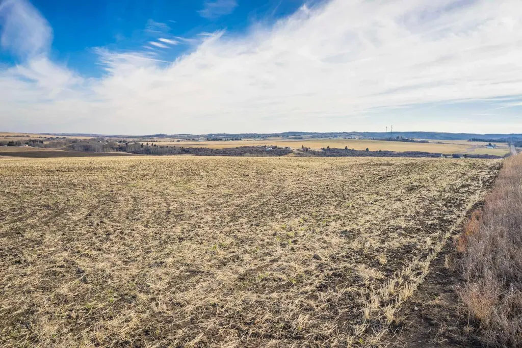 NW;32;22;2;W5M Rural Foothills County AB T1S 0T3