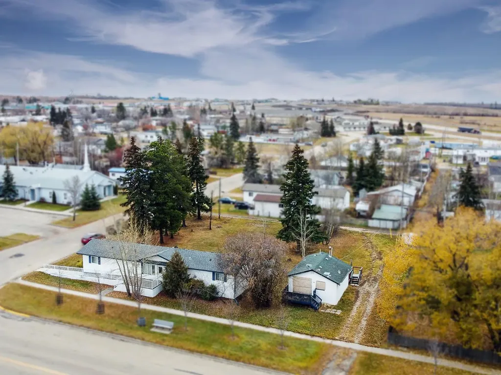 5302, 5304 & 5306 50 Avenue Valleyview AB T0H 3N0