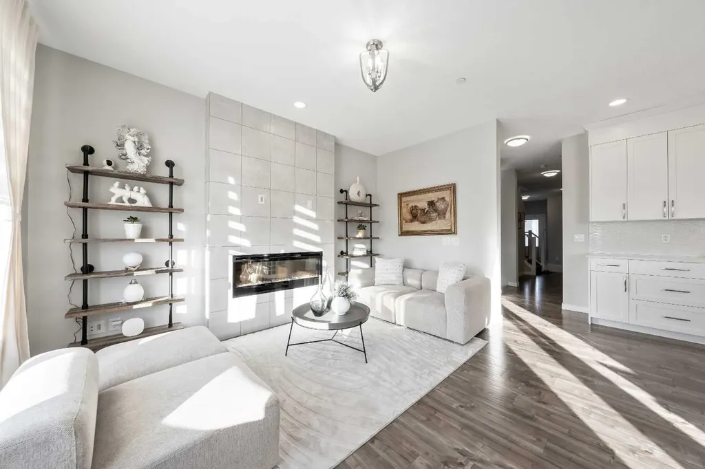 240 Lucas Crescent NW Calgary AB T3P 1M8