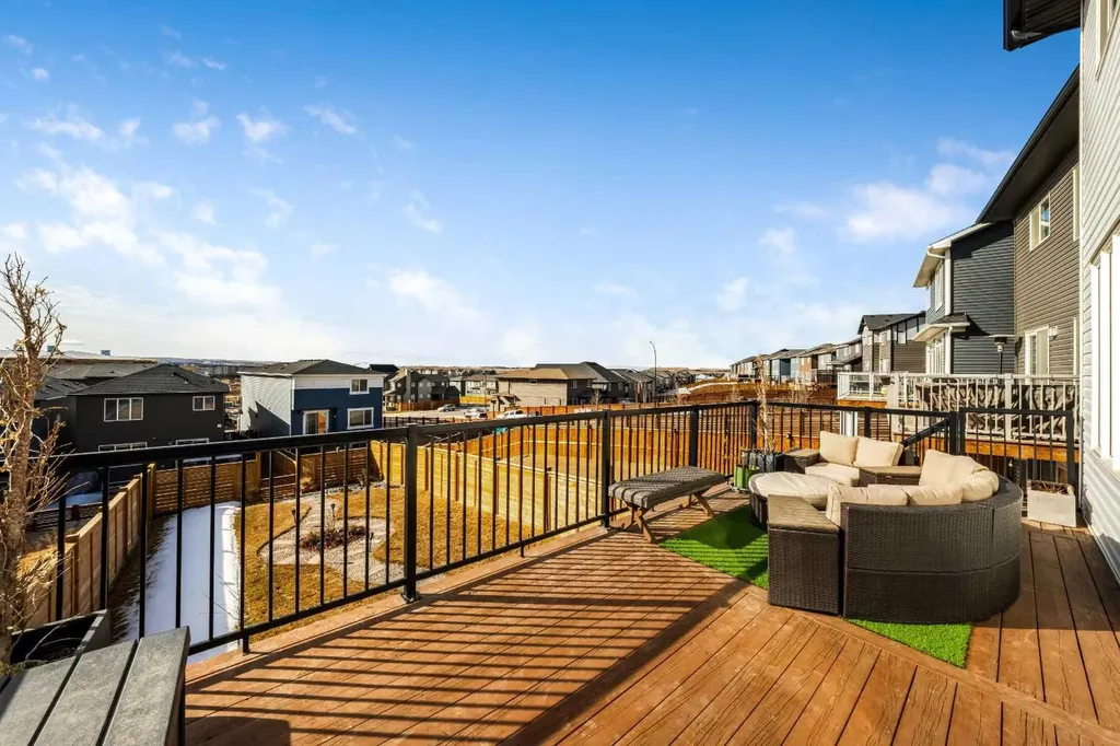240 Lucas Crescent NW Calgary AB T3P 1M8