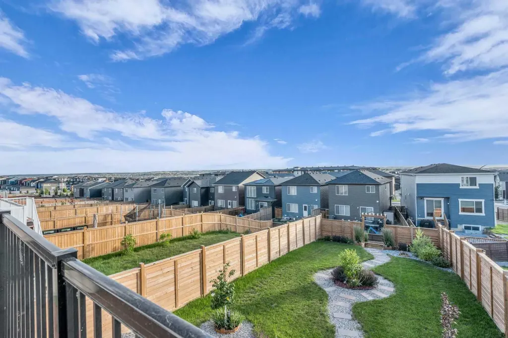 240 Lucas Crescent NW Calgary AB T3P 1M8