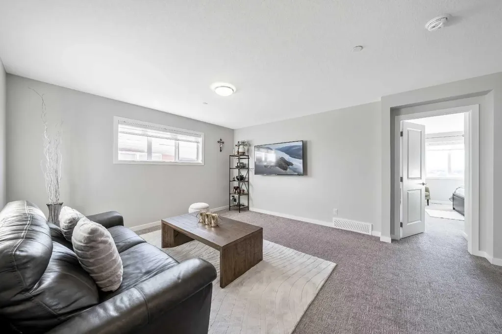 240 Lucas Crescent NW Calgary AB T3P 1M8