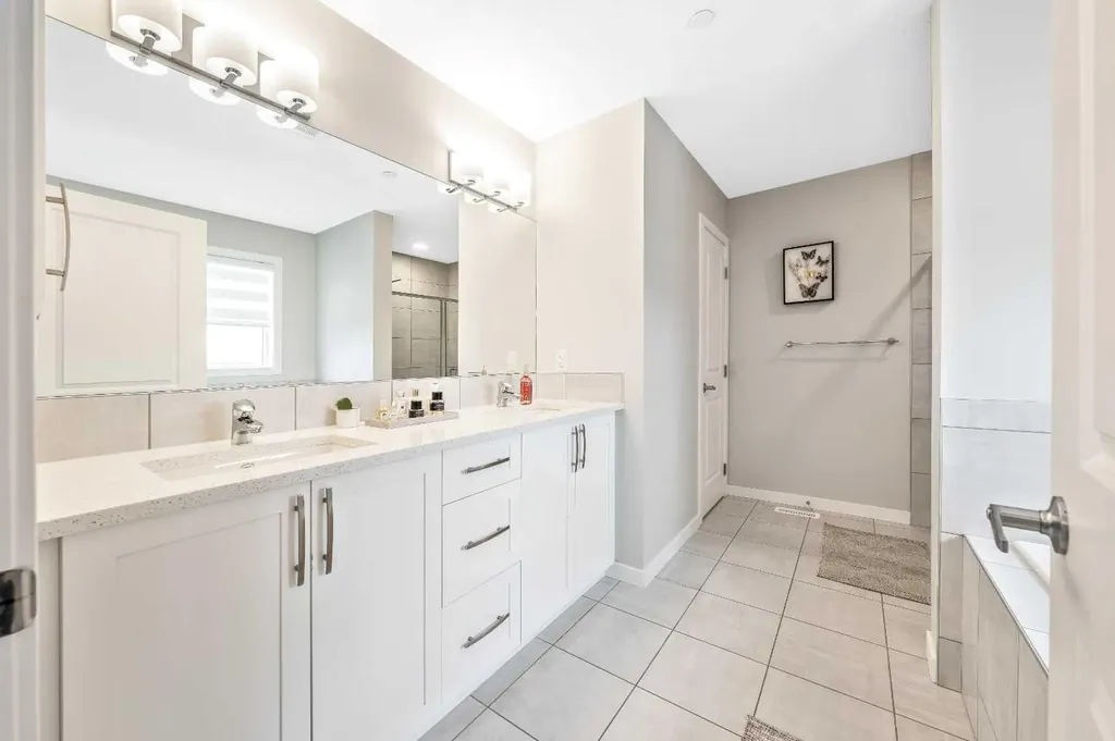 240 Lucas Crescent NW Calgary AB T3P 1M8