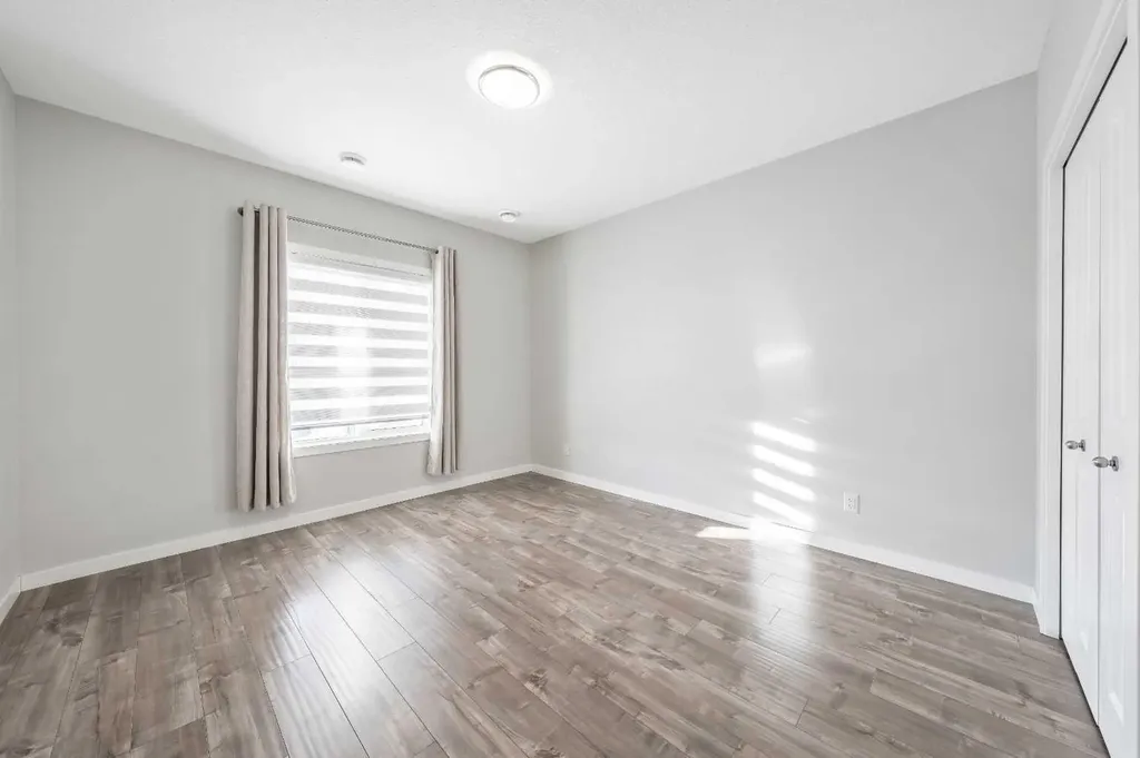 240 Lucas Crescent NW Calgary AB T3P 1M8