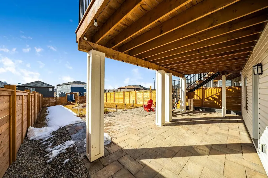 240 Lucas Crescent NW Calgary AB T3P 1M8