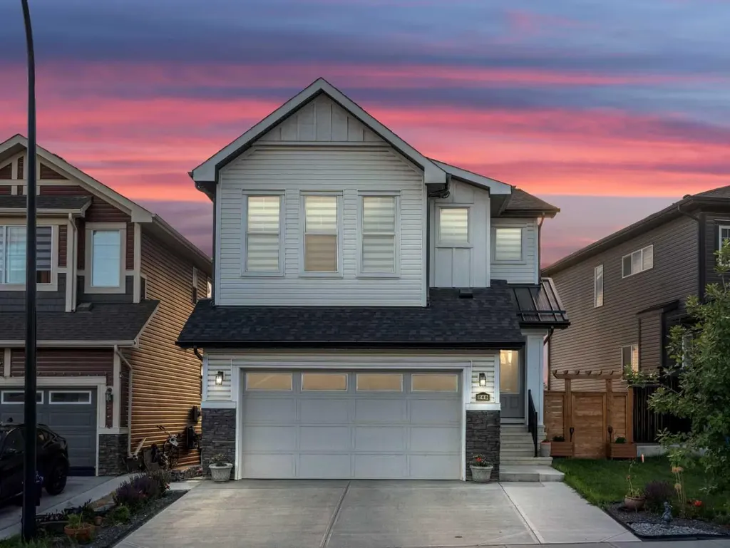 240 Lucas Crescent NW Calgary AB T3P 1M8