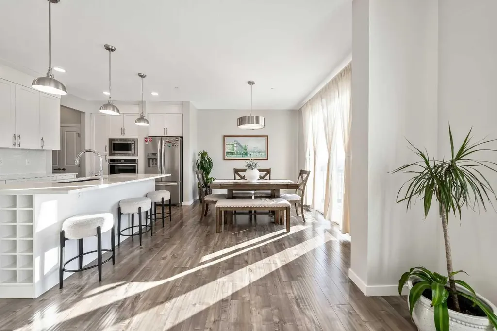 240 Lucas Crescent NW Calgary AB T3P 1M8