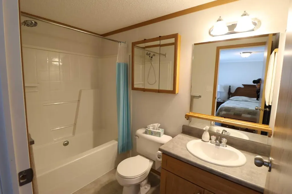 3002 33 Avenue Lethbridge AB T1K 7K1