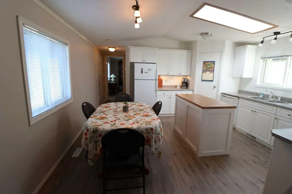 3002 33 Avenue Lethbridge AB T1K 7K1