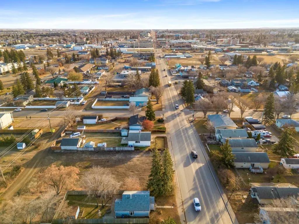 5509/5513 50 Avenue Lloydminster SK S9V 0R2