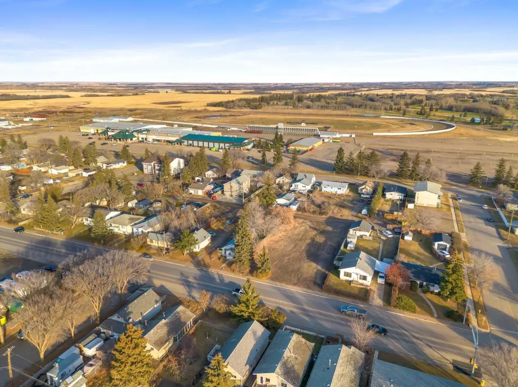 5509/5513 50 Avenue Lloydminster SK S9V 0R2