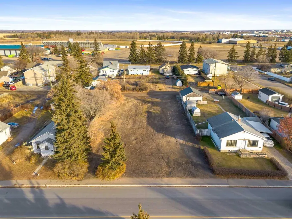 5509/5513 50 Avenue Lloydminster SK S9V 0R2