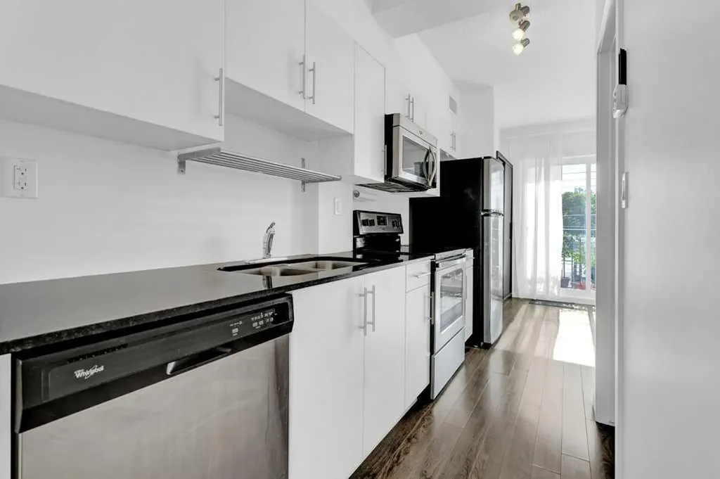 1740 9 Street NW Calgary AB T2M 4Z5