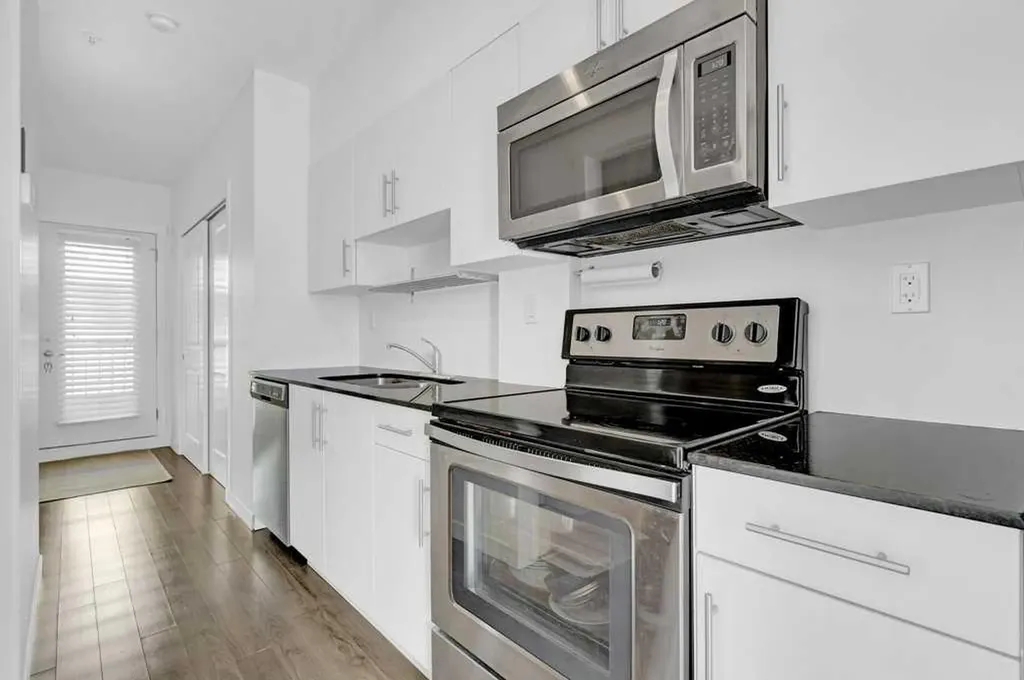 1740 9 Street NW Calgary AB T2M 4Z5
