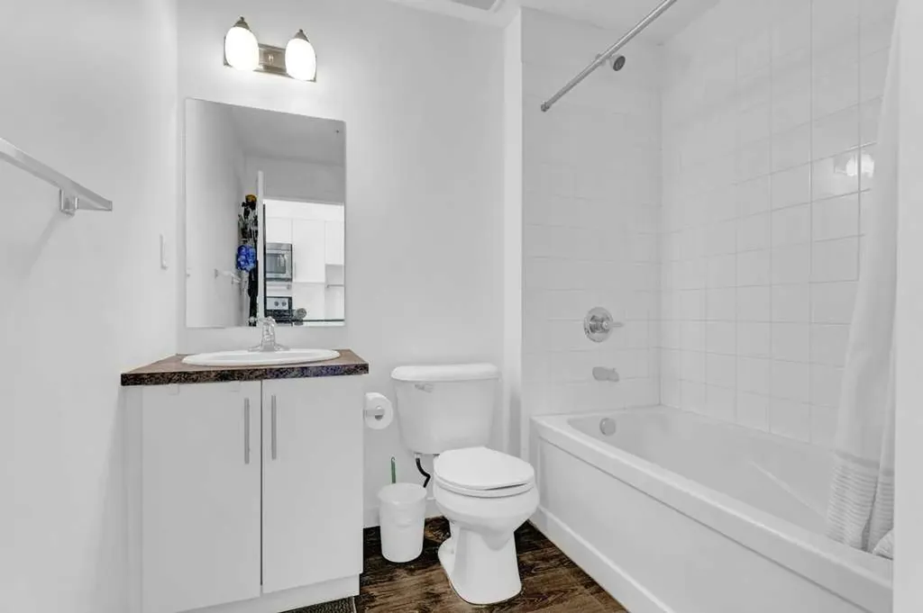 1740 9 Street NW Calgary AB T2M 4Z5