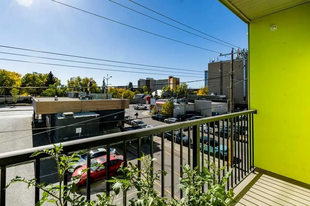 1740 9 Street NW Calgary AB T2M 4Z5