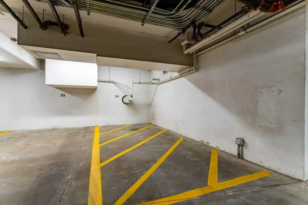 1740 9 Street NW Calgary AB T2M 4Z5