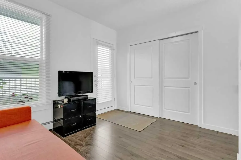 1740 9 Street NW Calgary AB T2M 4Z5