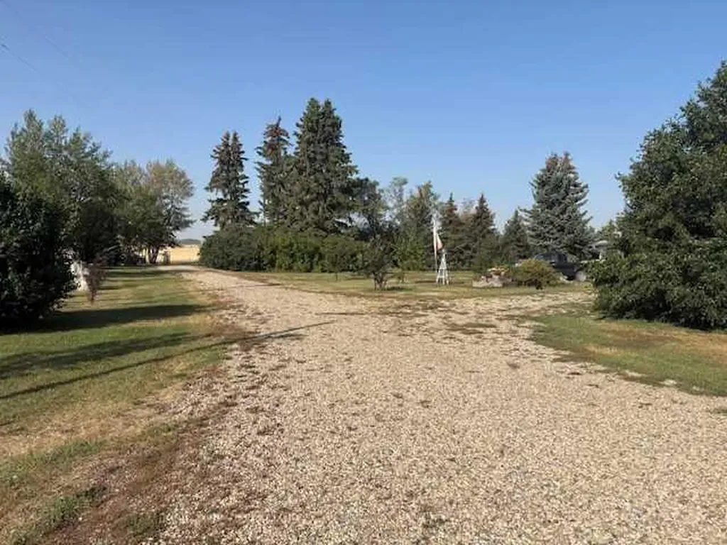 335035 Range Road 271 Rural Kneehill County AB T4H 4A2