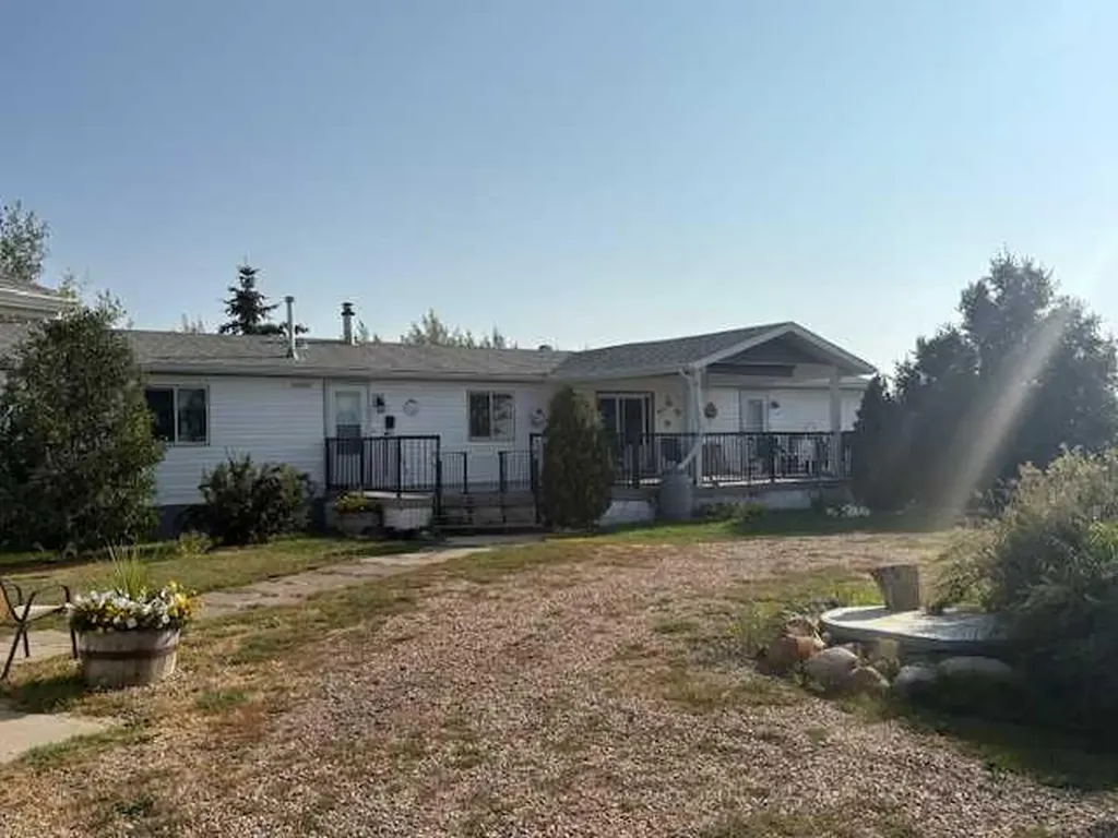 335035 Range Road 271 Rural Kneehill County AB T4H 4A2