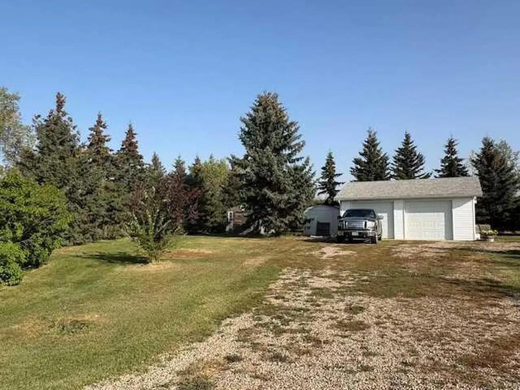 335035 Range Road 271 Rural Kneehill County AB T4H 4A2