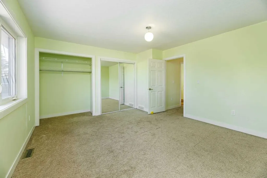 5140 51 Street Lacombe AB T4L 1H9