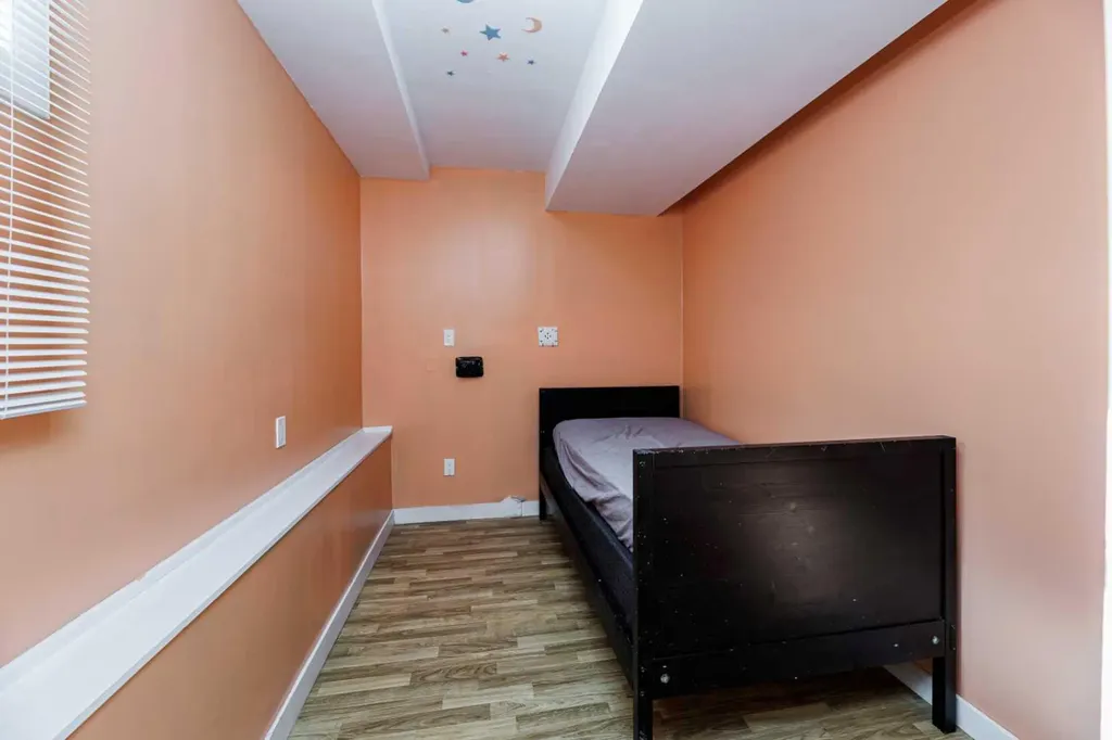 5140 51 Street Lacombe AB T4L 1H9