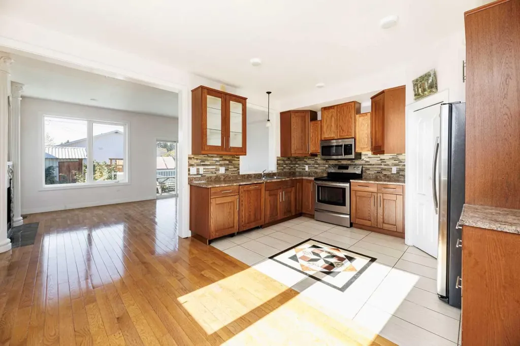 5140 51 Street Lacombe AB T4L 1H9