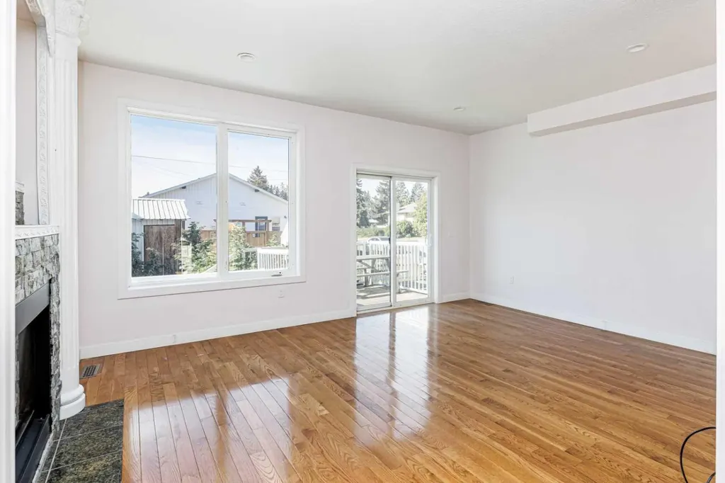 5140 51 Street Lacombe AB T4L 1H9