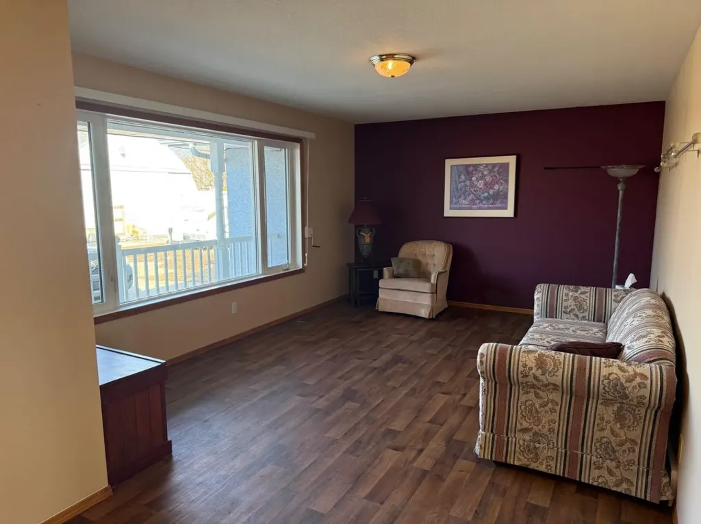 343 3 Street N Glenwood AB T0K2R0