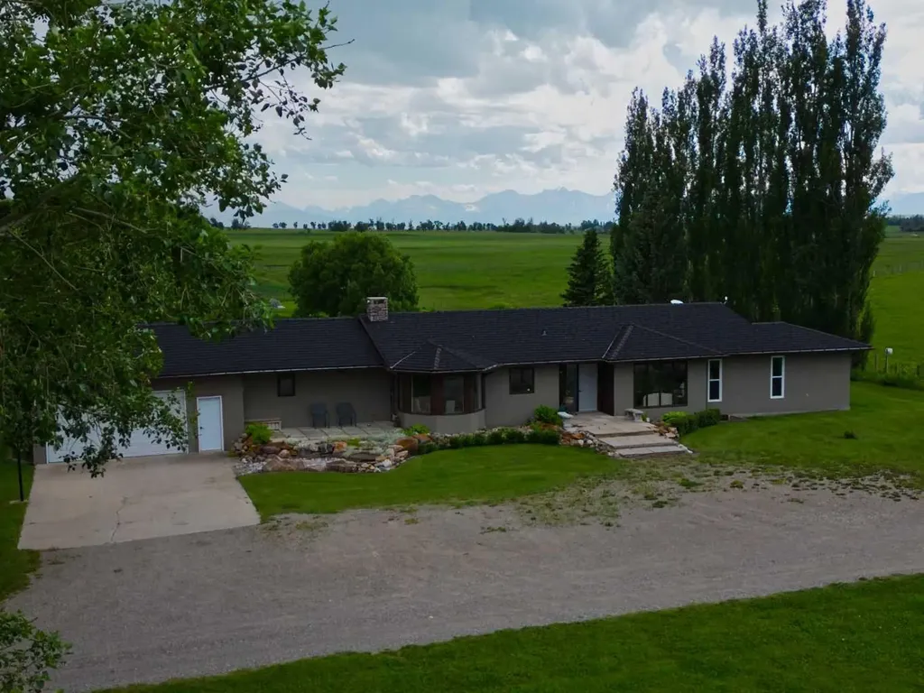 42082 Range Road 274 Hill Spring AB T0K 1E0