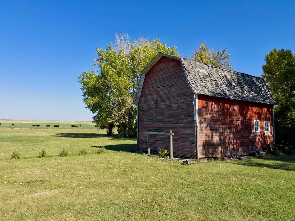42082 Range Road 274 Hill Spring AB T0K 1E0