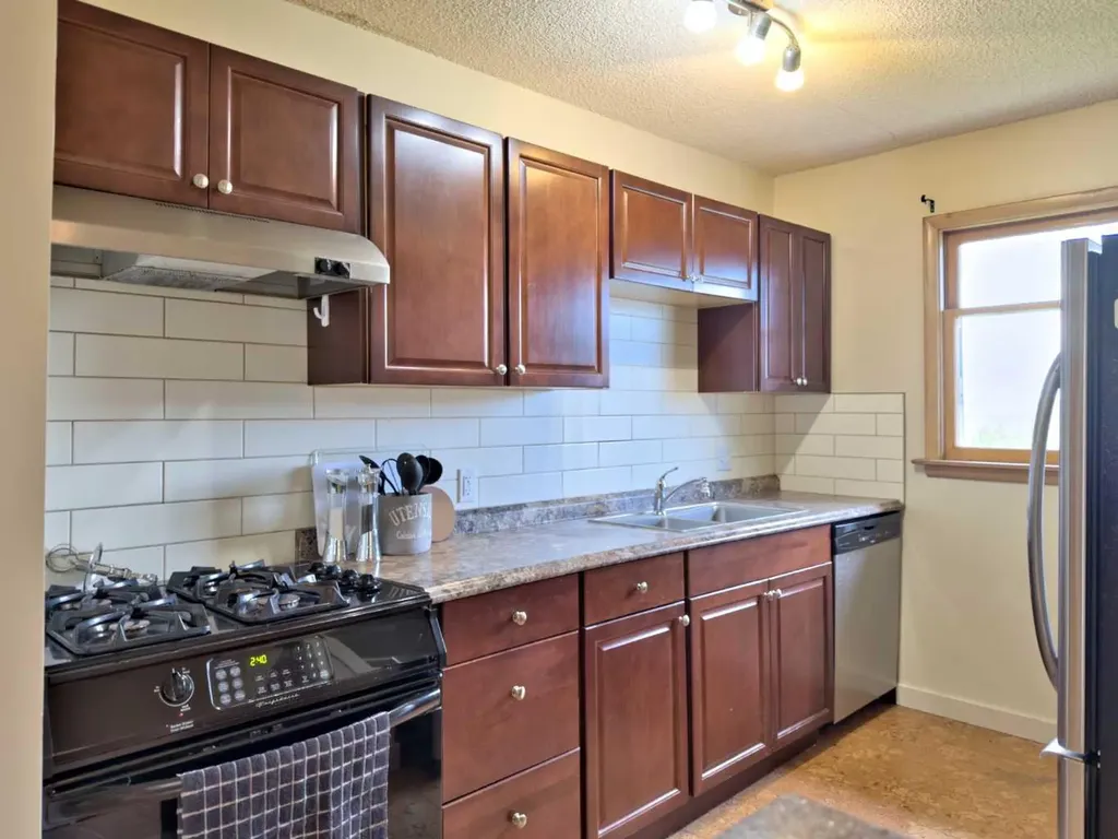 42082 Range Road 274 Hill Spring AB T0K 1E0