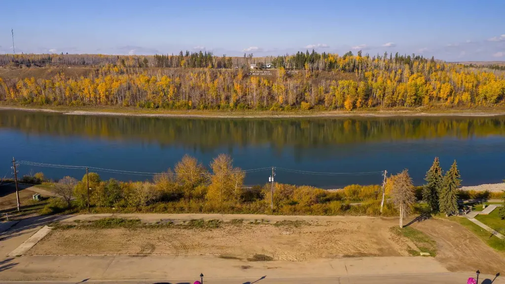 5001 51 Avenue Athabasca AB T9S 1E8