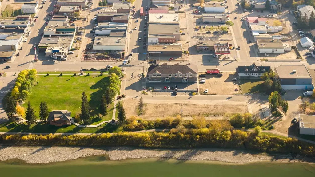5001 51 Avenue Athabasca AB T9S 1E8