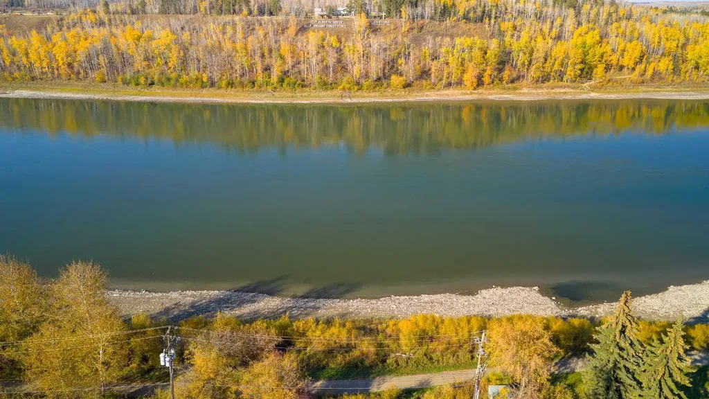 5001 51 Avenue Athabasca AB T9S 1E8